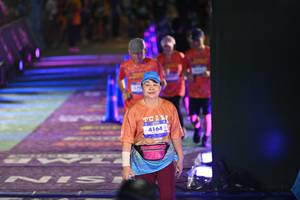 BIB: 4164
                            <button type="button" onclick="openModal(26229512)" class="btn btn-primary btn-sm float-right btn-popup" data-toggle="modal" data-target=".modal-high-quality">
                        <i class="fas fa-shopping-cart"></i> Add to Cart
                    </button>
                                            <button type="button" onclick="isThisMe(26229512, true)" class="btn btn-success btn-sm float-right btn-popup btn-isme hidden" data-toggle="tooltip" data-placement="bottom" title="นี่คือรูปของคุณใช่ไหม คลิกที่นี่เพื่อเอาเข้าอัลบั้ม">
                        <i class="fas fa-plus"></i> Add to album
                    </button>
                    <button type="button" onclick="isThisMe(26229512, false)" class="btn btn-warning btn-sm float-right btn-popup btn-isnotme hidden">
                        <i class="fas fa-ban"></i> Remove from album
                    </button>