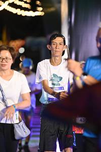 BIB: 430
                            <button type="button" onclick="openModal(26225288)" class="btn btn-primary btn-sm float-right btn-popup" data-toggle="modal" data-target=".modal-high-quality">
                        <i class="fas fa-shopping-cart"></i> Add to Cart
                    </button>
                                            <button type="button" onclick="isThisMe(26225288, true)" class="btn btn-success btn-sm float-right btn-popup btn-isme hidden" data-toggle="tooltip" data-placement="bottom" title="นี่คือรูปของคุณใช่ไหม คลิกที่นี่เพื่อเอาเข้าอัลบั้ม">
                        <i class="fas fa-plus"></i> Add to album
                    </button>
                    <button type="button" onclick="isThisMe(26225288, false)" class="btn btn-warning btn-sm float-right btn-popup btn-isnotme hidden">
                        <i class="fas fa-ban"></i> Remove from album
                    </button>