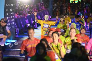 BIB: 4154, 3727, 165
                            <button type="button" onclick="openModal(26227778)" class="btn btn-primary btn-sm float-right btn-popup" data-toggle="modal" data-target=".modal-high-quality">
                        <i class="fas fa-shopping-cart"></i> Add to Cart
                    </button>
                                            <button type="button" onclick="isThisMe(26227778, true)" class="btn btn-success btn-sm float-right btn-popup btn-isme hidden" data-toggle="tooltip" data-placement="bottom" title="นี่คือรูปของคุณใช่ไหม คลิกที่นี่เพื่อเอาเข้าอัลบั้ม">
                        <i class="fas fa-plus"></i> Add to album
                    </button>
                    <button type="button" onclick="isThisMe(26227778, false)" class="btn btn-warning btn-sm float-right btn-popup btn-isnotme hidden">
                        <i class="fas fa-ban"></i> Remove from album
                    </button>