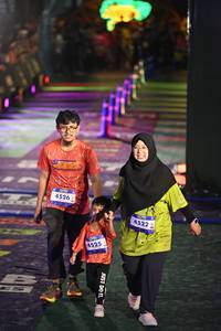 BIB: 4526, 4525, 4522
                            <button type="button" onclick="openModal(26231093)" class="btn btn-primary btn-sm float-right btn-popup" data-toggle="modal" data-target=".modal-high-quality">
                        <i class="fas fa-shopping-cart"></i> Add to Cart
                    </button>
                                            <button type="button" onclick="isThisMe(26231093, true)" class="btn btn-success btn-sm float-right btn-popup btn-isme hidden" data-toggle="tooltip" data-placement="bottom" title="นี่คือรูปของคุณใช่ไหม คลิกที่นี่เพื่อเอาเข้าอัลบั้ม">
                        <i class="fas fa-plus"></i> Add to album
                    </button>
                    <button type="button" onclick="isThisMe(26231093, false)" class="btn btn-warning btn-sm float-right btn-popup btn-isnotme hidden">
                        <i class="fas fa-ban"></i> Remove from album
                    </button>