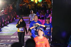 BIB: 4084, 3419
                            <button type="button" onclick="openModal(26228819)" class="btn btn-primary btn-sm float-right btn-popup" data-toggle="modal" data-target=".modal-high-quality">
                        <i class="fas fa-shopping-cart"></i> Add to Cart
                    </button>
                                            <button type="button" onclick="isThisMe(26228819, true)" class="btn btn-success btn-sm float-right btn-popup btn-isme hidden" data-toggle="tooltip" data-placement="bottom" title="นี่คือรูปของคุณใช่ไหม คลิกที่นี่เพื่อเอาเข้าอัลบั้ม">
                        <i class="fas fa-plus"></i> Add to album
                    </button>
                    <button type="button" onclick="isThisMe(26228819, false)" class="btn btn-warning btn-sm float-right btn-popup btn-isnotme hidden">
                        <i class="fas fa-ban"></i> Remove from album
                    </button>