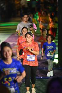 BIB: 3171, 3141
                            <button type="button" onclick="openModal(26225958)" class="btn btn-primary btn-sm float-right btn-popup" data-toggle="modal" data-target=".modal-high-quality">
                        <i class="fas fa-shopping-cart"></i> Add to Cart
                    </button>
                                            <button type="button" onclick="isThisMe(26225958, true)" class="btn btn-success btn-sm float-right btn-popup btn-isme hidden" data-toggle="tooltip" data-placement="bottom" title="นี่คือรูปของคุณใช่ไหม คลิกที่นี่เพื่อเอาเข้าอัลบั้ม">
                        <i class="fas fa-plus"></i> Add to album
                    </button>
                    <button type="button" onclick="isThisMe(26225958, false)" class="btn btn-warning btn-sm float-right btn-popup btn-isnotme hidden">
                        <i class="fas fa-ban"></i> Remove from album
                    </button>