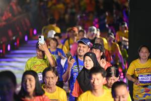 BIB: 769
                            <button type="button" onclick="openModal(26230082)" class="btn btn-primary btn-sm float-right btn-popup" data-toggle="modal" data-target=".modal-high-quality">
                        <i class="fas fa-shopping-cart"></i> Add to Cart
                    </button>
                                            <button type="button" onclick="isThisMe(26230082, true)" class="btn btn-success btn-sm float-right btn-popup btn-isme hidden" data-toggle="tooltip" data-placement="bottom" title="นี่คือรูปของคุณใช่ไหม คลิกที่นี่เพื่อเอาเข้าอัลบั้ม">
                        <i class="fas fa-plus"></i> Add to album
                    </button>
                    <button type="button" onclick="isThisMe(26230082, false)" class="btn btn-warning btn-sm float-right btn-popup btn-isnotme hidden">
                        <i class="fas fa-ban"></i> Remove from album
                    </button>