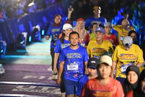 BIB: 3334, 392
                            <button type="button" onclick="openModal(26228373)" class="btn btn-primary btn-sm float-right btn-popup" data-toggle="modal" data-target=".modal-high-quality">
                        <i class="fas fa-shopping-cart"></i> Add to Cart
                    </button>
                                            <button type="button" onclick="isThisMe(26228373, true)" class="btn btn-success btn-sm float-right btn-popup btn-isme hidden" data-toggle="tooltip" data-placement="bottom" title="นี่คือรูปของคุณใช่ไหม คลิกที่นี่เพื่อเอาเข้าอัลบั้ม">
                        <i class="fas fa-plus"></i> Add to album
                    </button>
                    <button type="button" onclick="isThisMe(26228373, false)" class="btn btn-warning btn-sm float-right btn-popup btn-isnotme hidden">
                        <i class="fas fa-ban"></i> Remove from album
                    </button>