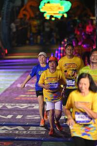 BIB: 1388, 4224, 440
                            <button type="button" onclick="openModal(26226254)" class="btn btn-primary btn-sm float-right btn-popup" data-toggle="modal" data-target=".modal-high-quality">
                        <i class="fas fa-shopping-cart"></i> Add to Cart
                    </button>
                                            <button type="button" onclick="isThisMe(26226254, true)" class="btn btn-success btn-sm float-right btn-popup btn-isme hidden" data-toggle="tooltip" data-placement="bottom" title="นี่คือรูปของคุณใช่ไหม คลิกที่นี่เพื่อเอาเข้าอัลบั้ม">
                        <i class="fas fa-plus"></i> Add to album
                    </button>
                    <button type="button" onclick="isThisMe(26226254, false)" class="btn btn-warning btn-sm float-right btn-popup btn-isnotme hidden">
                        <i class="fas fa-ban"></i> Remove from album
                    </button>