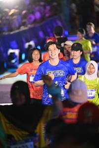 BIB: 138
                            <button type="button" onclick="openModal(26225804)" class="btn btn-primary btn-sm float-right btn-popup" data-toggle="modal" data-target=".modal-high-quality">
                        <i class="fas fa-shopping-cart"></i> Add to Cart
                    </button>
                                            <button type="button" onclick="isThisMe(26225804, true)" class="btn btn-success btn-sm float-right btn-popup btn-isme hidden" data-toggle="tooltip" data-placement="bottom" title="นี่คือรูปของคุณใช่ไหม คลิกที่นี่เพื่อเอาเข้าอัลบั้ม">
                        <i class="fas fa-plus"></i> Add to album
                    </button>
                    <button type="button" onclick="isThisMe(26225804, false)" class="btn btn-warning btn-sm float-right btn-popup btn-isnotme hidden">
                        <i class="fas fa-ban"></i> Remove from album
                    </button>