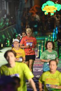 BIB: 3898
                            <button type="button" onclick="openModal(26225615)" class="btn btn-primary btn-sm float-right btn-popup" data-toggle="modal" data-target=".modal-high-quality">
                        <i class="fas fa-shopping-cart"></i> Add to Cart
                    </button>
                                            <button type="button" onclick="isThisMe(26225615, true)" class="btn btn-success btn-sm float-right btn-popup btn-isme hidden" data-toggle="tooltip" data-placement="bottom" title="นี่คือรูปของคุณใช่ไหม คลิกที่นี่เพื่อเอาเข้าอัลบั้ม">
                        <i class="fas fa-plus"></i> Add to album
                    </button>
                    <button type="button" onclick="isThisMe(26225615, false)" class="btn btn-warning btn-sm float-right btn-popup btn-isnotme hidden">
                        <i class="fas fa-ban"></i> Remove from album
                    </button>