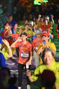 BIB: 3204
                            <button type="button" onclick="openModal(26226418)" class="btn btn-primary btn-sm float-right btn-popup" data-toggle="modal" data-target=".modal-high-quality">
                        <i class="fas fa-shopping-cart"></i> Add to Cart
                    </button>
                                            <button type="button" onclick="isThisMe(26226418, true)" class="btn btn-success btn-sm float-right btn-popup btn-isme hidden" data-toggle="tooltip" data-placement="bottom" title="นี่คือรูปของคุณใช่ไหม คลิกที่นี่เพื่อเอาเข้าอัลบั้ม">
                        <i class="fas fa-plus"></i> Add to album
                    </button>
                    <button type="button" onclick="isThisMe(26226418, false)" class="btn btn-warning btn-sm float-right btn-popup btn-isnotme hidden">
                        <i class="fas fa-ban"></i> Remove from album
                    </button>