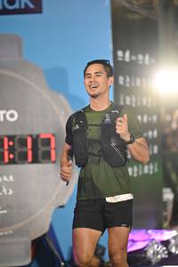 BIB: 388
                            <button type="button" onclick="openModal(26223714)" class="btn btn-primary btn-sm float-right btn-popup" data-toggle="modal" data-target=".modal-high-quality">
                        <i class="fas fa-shopping-cart"></i> Add to Cart
                    </button>
                                            <button type="button" onclick="isThisMe(26223714, true)" class="btn btn-success btn-sm float-right btn-popup btn-isme hidden" data-toggle="tooltip" data-placement="bottom" title="นี่คือรูปของคุณใช่ไหม คลิกที่นี่เพื่อเอาเข้าอัลบั้ม">
                        <i class="fas fa-plus"></i> Add to album
                    </button>
                    <button type="button" onclick="isThisMe(26223714, false)" class="btn btn-warning btn-sm float-right btn-popup btn-isnotme hidden">
                        <i class="fas fa-ban"></i> Remove from album
                    </button>