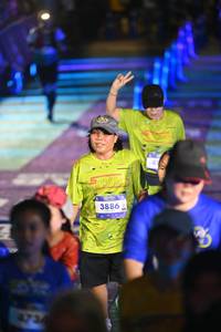 BIB: 473, 3886
                            <button type="button" onclick="openModal(26226565)" class="btn btn-primary btn-sm float-right btn-popup" data-toggle="modal" data-target=".modal-high-quality">
                        <i class="fas fa-shopping-cart"></i> Add to Cart
                    </button>
                                            <button type="button" onclick="isThisMe(26226565, true)" class="btn btn-success btn-sm float-right btn-popup btn-isme hidden" data-toggle="tooltip" data-placement="bottom" title="นี่คือรูปของคุณใช่ไหม คลิกที่นี่เพื่อเอาเข้าอัลบั้ม">
                        <i class="fas fa-plus"></i> Add to album
                    </button>
                    <button type="button" onclick="isThisMe(26226565, false)" class="btn btn-warning btn-sm float-right btn-popup btn-isnotme hidden">
                        <i class="fas fa-ban"></i> Remove from album
                    </button>