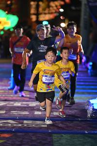 BIB: 3022, 366
                            <button type="button" onclick="openModal(26225323)" class="btn btn-primary btn-sm float-right btn-popup" data-toggle="modal" data-target=".modal-high-quality">
                        <i class="fas fa-shopping-cart"></i> Add to Cart
                    </button>
                                            <button type="button" onclick="isThisMe(26225323, true)" class="btn btn-success btn-sm float-right btn-popup btn-isme hidden" data-toggle="tooltip" data-placement="bottom" title="นี่คือรูปของคุณใช่ไหม คลิกที่นี่เพื่อเอาเข้าอัลบั้ม">
                        <i class="fas fa-plus"></i> Add to album
                    </button>
                    <button type="button" onclick="isThisMe(26225323, false)" class="btn btn-warning btn-sm float-right btn-popup btn-isnotme hidden">
                        <i class="fas fa-ban"></i> Remove from album
                    </button>