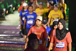 BIB: 4048
                            <button type="button" onclick="openModal(26228364)" class="btn btn-primary btn-sm float-right btn-popup" data-toggle="modal" data-target=".modal-high-quality">
                        <i class="fas fa-shopping-cart"></i> Add to Cart
                    </button>
                                            <button type="button" onclick="isThisMe(26228364, true)" class="btn btn-success btn-sm float-right btn-popup btn-isme hidden" data-toggle="tooltip" data-placement="bottom" title="นี่คือรูปของคุณใช่ไหม คลิกที่นี่เพื่อเอาเข้าอัลบั้ม">
                        <i class="fas fa-plus"></i> Add to album
                    </button>
                    <button type="button" onclick="isThisMe(26228364, false)" class="btn btn-warning btn-sm float-right btn-popup btn-isnotme hidden">
                        <i class="fas fa-ban"></i> Remove from album
                    </button>