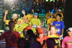 BIB: 3999, 000
                            <button type="button" onclick="openModal(26227813)" class="btn btn-primary btn-sm float-right btn-popup" data-toggle="modal" data-target=".modal-high-quality">
                        <i class="fas fa-shopping-cart"></i> Add to Cart
                    </button>
                                            <button type="button" onclick="isThisMe(26227813, true)" class="btn btn-success btn-sm float-right btn-popup btn-isme hidden" data-toggle="tooltip" data-placement="bottom" title="นี่คือรูปของคุณใช่ไหม คลิกที่นี่เพื่อเอาเข้าอัลบั้ม">
                        <i class="fas fa-plus"></i> Add to album
                    </button>
                    <button type="button" onclick="isThisMe(26227813, false)" class="btn btn-warning btn-sm float-right btn-popup btn-isnotme hidden">
                        <i class="fas fa-ban"></i> Remove from album
                    </button>