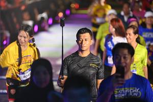 BIB: 4049
                            <button type="button" onclick="openModal(26227528)" class="btn btn-primary btn-sm float-right btn-popup" data-toggle="modal" data-target=".modal-high-quality">
                        <i class="fas fa-shopping-cart"></i> Add to Cart
                    </button>
                                            <button type="button" onclick="isThisMe(26227528, true)" class="btn btn-success btn-sm float-right btn-popup btn-isme hidden" data-toggle="tooltip" data-placement="bottom" title="นี่คือรูปของคุณใช่ไหม คลิกที่นี่เพื่อเอาเข้าอัลบั้ม">
                        <i class="fas fa-plus"></i> Add to album
                    </button>
                    <button type="button" onclick="isThisMe(26227528, false)" class="btn btn-warning btn-sm float-right btn-popup btn-isnotme hidden">
                        <i class="fas fa-ban"></i> Remove from album
                    </button>