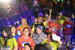 BIB: 3309
                            <button type="button" onclick="openModal(26227465)" class="btn btn-primary btn-sm float-right btn-popup" data-toggle="modal" data-target=".modal-high-quality">
                        <i class="fas fa-shopping-cart"></i> Add to Cart
                    </button>
                                            <button type="button" onclick="isThisMe(26227465, true)" class="btn btn-success btn-sm float-right btn-popup btn-isme hidden" data-toggle="tooltip" data-placement="bottom" title="นี่คือรูปของคุณใช่ไหม คลิกที่นี่เพื่อเอาเข้าอัลบั้ม">
                        <i class="fas fa-plus"></i> Add to album
                    </button>
                    <button type="button" onclick="isThisMe(26227465, false)" class="btn btn-warning btn-sm float-right btn-popup btn-isnotme hidden">
                        <i class="fas fa-ban"></i> Remove from album
                    </button>