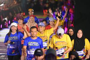 BIB: 3658, 3334, 3937, 340
                            <button type="button" onclick="openModal(26228379)" class="btn btn-primary btn-sm float-right btn-popup" data-toggle="modal" data-target=".modal-high-quality">
                        <i class="fas fa-shopping-cart"></i> Add to Cart
                    </button>
                                            <button type="button" onclick="isThisMe(26228379, true)" class="btn btn-success btn-sm float-right btn-popup btn-isme hidden" data-toggle="tooltip" data-placement="bottom" title="นี่คือรูปของคุณใช่ไหม คลิกที่นี่เพื่อเอาเข้าอัลบั้ม">
                        <i class="fas fa-plus"></i> Add to album
                    </button>
                    <button type="button" onclick="isThisMe(26228379, false)" class="btn btn-warning btn-sm float-right btn-popup btn-isnotme hidden">
                        <i class="fas fa-ban"></i> Remove from album
                    </button>