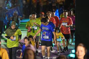 BIB: 4427, 4686, 3979
                            <button type="button" onclick="openModal(26228961)" class="btn btn-primary btn-sm float-right btn-popup" data-toggle="modal" data-target=".modal-high-quality">
                        <i class="fas fa-shopping-cart"></i> Add to Cart
                    </button>
                                            <button type="button" onclick="isThisMe(26228961, true)" class="btn btn-success btn-sm float-right btn-popup btn-isme hidden" data-toggle="tooltip" data-placement="bottom" title="นี่คือรูปของคุณใช่ไหม คลิกที่นี่เพื่อเอาเข้าอัลบั้ม">
                        <i class="fas fa-plus"></i> Add to album
                    </button>
                    <button type="button" onclick="isThisMe(26228961, false)" class="btn btn-warning btn-sm float-right btn-popup btn-isnotme hidden">
                        <i class="fas fa-ban"></i> Remove from album
                    </button>