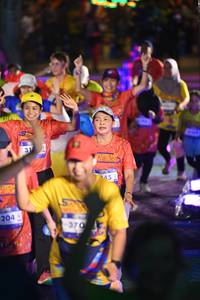 BIB: 204, 370
                            <button type="button" onclick="openModal(26226425)" class="btn btn-primary btn-sm float-right btn-popup" data-toggle="modal" data-target=".modal-high-quality">
                        <i class="fas fa-shopping-cart"></i> Add to Cart
                    </button>
                                            <button type="button" onclick="isThisMe(26226425, true)" class="btn btn-success btn-sm float-right btn-popup btn-isme hidden" data-toggle="tooltip" data-placement="bottom" title="นี่คือรูปของคุณใช่ไหม คลิกที่นี่เพื่อเอาเข้าอัลบั้ม">
                        <i class="fas fa-plus"></i> Add to album
                    </button>
                    <button type="button" onclick="isThisMe(26226425, false)" class="btn btn-warning btn-sm float-right btn-popup btn-isnotme hidden">
                        <i class="fas fa-ban"></i> Remove from album
                    </button>