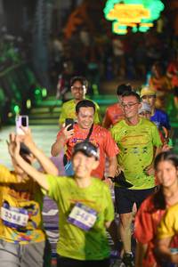 BIB: 3388
                            <button type="button" onclick="openModal(26226073)" class="btn btn-primary btn-sm float-right btn-popup" data-toggle="modal" data-target=".modal-high-quality">
                        <i class="fas fa-shopping-cart"></i> Add to Cart
                    </button>
                                            <button type="button" onclick="isThisMe(26226073, true)" class="btn btn-success btn-sm float-right btn-popup btn-isme hidden" data-toggle="tooltip" data-placement="bottom" title="นี่คือรูปของคุณใช่ไหม คลิกที่นี่เพื่อเอาเข้าอัลบั้ม">
                        <i class="fas fa-plus"></i> Add to album
                    </button>
                    <button type="button" onclick="isThisMe(26226073, false)" class="btn btn-warning btn-sm float-right btn-popup btn-isnotme hidden">
                        <i class="fas fa-ban"></i> Remove from album
                    </button>