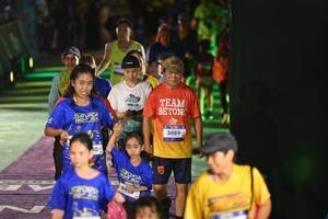 BIB: 3089, 4426
                            <button type="button" onclick="openModal(26228937)" class="btn btn-primary btn-sm float-right btn-popup" data-toggle="modal" data-target=".modal-high-quality">
                        <i class="fas fa-shopping-cart"></i> Add to Cart
                    </button>
                                            <button type="button" onclick="isThisMe(26228937, true)" class="btn btn-success btn-sm float-right btn-popup btn-isme hidden" data-toggle="tooltip" data-placement="bottom" title="นี่คือรูปของคุณใช่ไหม คลิกที่นี่เพื่อเอาเข้าอัลบั้ม">
                        <i class="fas fa-plus"></i> Add to album
                    </button>
                    <button type="button" onclick="isThisMe(26228937, false)" class="btn btn-warning btn-sm float-right btn-popup btn-isnotme hidden">
                        <i class="fas fa-ban"></i> Remove from album
                    </button>