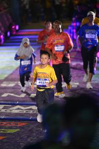 BIB: 4927
                            <button type="button" onclick="openModal(26225836)" class="btn btn-primary btn-sm float-right btn-popup" data-toggle="modal" data-target=".modal-high-quality">
                        <i class="fas fa-shopping-cart"></i> Add to Cart
                    </button>
                                            <button type="button" onclick="isThisMe(26225836, true)" class="btn btn-success btn-sm float-right btn-popup btn-isme hidden" data-toggle="tooltip" data-placement="bottom" title="นี่คือรูปของคุณใช่ไหม คลิกที่นี่เพื่อเอาเข้าอัลบั้ม">
                        <i class="fas fa-plus"></i> Add to album
                    </button>
                    <button type="button" onclick="isThisMe(26225836, false)" class="btn btn-warning btn-sm float-right btn-popup btn-isnotme hidden">
                        <i class="fas fa-ban"></i> Remove from album
                    </button>