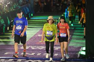 BIB: 4592, 3682, 3273
                            <button type="button" onclick="openModal(26229256)" class="btn btn-primary btn-sm float-right btn-popup" data-toggle="modal" data-target=".modal-high-quality">
                        <i class="fas fa-shopping-cart"></i> Add to Cart
                    </button>
                                            <button type="button" onclick="isThisMe(26229256, true)" class="btn btn-success btn-sm float-right btn-popup btn-isme hidden" data-toggle="tooltip" data-placement="bottom" title="นี่คือรูปของคุณใช่ไหม คลิกที่นี่เพื่อเอาเข้าอัลบั้ม">
                        <i class="fas fa-plus"></i> Add to album
                    </button>
                    <button type="button" onclick="isThisMe(26229256, false)" class="btn btn-warning btn-sm float-right btn-popup btn-isnotme hidden">
                        <i class="fas fa-ban"></i> Remove from album
                    </button>