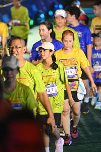 BIB: 187, 515
                            <button type="button" onclick="openModal(26225513)" class="btn btn-primary btn-sm float-right btn-popup" data-toggle="modal" data-target=".modal-high-quality">
                        <i class="fas fa-shopping-cart"></i> Add to Cart
                    </button>
                                            <button type="button" onclick="isThisMe(26225513, true)" class="btn btn-success btn-sm float-right btn-popup btn-isme hidden" data-toggle="tooltip" data-placement="bottom" title="นี่คือรูปของคุณใช่ไหม คลิกที่นี่เพื่อเอาเข้าอัลบั้ม">
                        <i class="fas fa-plus"></i> Add to album
                    </button>
                    <button type="button" onclick="isThisMe(26225513, false)" class="btn btn-warning btn-sm float-right btn-popup btn-isnotme hidden">
                        <i class="fas fa-ban"></i> Remove from album
                    </button>