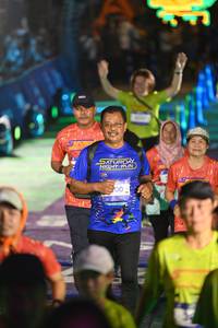 BIB: 
                            <button type="button" onclick="openModal(26225985)" class="btn btn-primary btn-sm float-right btn-popup" data-toggle="modal" data-target=".modal-high-quality">
                        <i class="fas fa-shopping-cart"></i> Add to Cart
                    </button>
                                            <button type="button" onclick="isThisMe(26225985, true)" class="btn btn-success btn-sm float-right btn-popup btn-isme hidden" data-toggle="tooltip" data-placement="bottom" title="นี่คือรูปของคุณใช่ไหม คลิกที่นี่เพื่อเอาเข้าอัลบั้ม">
                        <i class="fas fa-plus"></i> Add to album
                    </button>
                    <button type="button" onclick="isThisMe(26225985, false)" class="btn btn-warning btn-sm float-right btn-popup btn-isnotme hidden">
                        <i class="fas fa-ban"></i> Remove from album
                    </button>