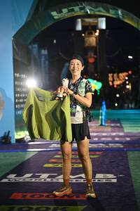 BIB: 100
                            <button type="button" onclick="openModal(26223356)" class="btn btn-primary btn-sm float-right btn-popup" data-toggle="modal" data-target=".modal-high-quality">
                        <i class="fas fa-shopping-cart"></i> Add to Cart
                    </button>
                                            <button type="button" onclick="isThisMe(26223356, true)" class="btn btn-success btn-sm float-right btn-popup btn-isme hidden" data-toggle="tooltip" data-placement="bottom" title="นี่คือรูปของคุณใช่ไหม คลิกที่นี่เพื่อเอาเข้าอัลบั้ม">
                        <i class="fas fa-plus"></i> Add to album
                    </button>
                    <button type="button" onclick="isThisMe(26223356, false)" class="btn btn-warning btn-sm float-right btn-popup btn-isnotme hidden">
                        <i class="fas fa-ban"></i> Remove from album
                    </button>