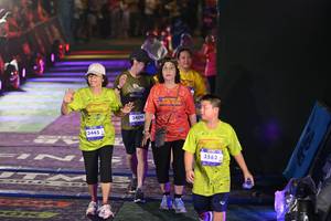 BIB: 3445, 3409, 3582
                            <button type="button" onclick="openModal(26228247)" class="btn btn-primary btn-sm float-right btn-popup" data-toggle="modal" data-target=".modal-high-quality">
                        <i class="fas fa-shopping-cart"></i> Add to Cart
                    </button>
                                            <button type="button" onclick="isThisMe(26228247, true)" class="btn btn-success btn-sm float-right btn-popup btn-isme hidden" data-toggle="tooltip" data-placement="bottom" title="นี่คือรูปของคุณใช่ไหม คลิกที่นี่เพื่อเอาเข้าอัลบั้ม">
                        <i class="fas fa-plus"></i> Add to album
                    </button>
                    <button type="button" onclick="isThisMe(26228247, false)" class="btn btn-warning btn-sm float-right btn-popup btn-isnotme hidden">
                        <i class="fas fa-ban"></i> Remove from album
                    </button>