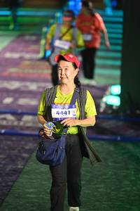 BIB: 4441
                            <button type="button" onclick="openModal(26230483)" class="btn btn-primary btn-sm float-right btn-popup" data-toggle="modal" data-target=".modal-high-quality">
                        <i class="fas fa-shopping-cart"></i> Add to Cart
                    </button>
                                            <button type="button" onclick="isThisMe(26230483, true)" class="btn btn-success btn-sm float-right btn-popup btn-isme hidden" data-toggle="tooltip" data-placement="bottom" title="นี่คือรูปของคุณใช่ไหม คลิกที่นี่เพื่อเอาเข้าอัลบั้ม">
                        <i class="fas fa-plus"></i> Add to album
                    </button>
                    <button type="button" onclick="isThisMe(26230483, false)" class="btn btn-warning btn-sm float-right btn-popup btn-isnotme hidden">
                        <i class="fas fa-ban"></i> Remove from album
                    </button>