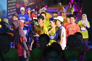 BIB: 283, 3330
                            <button type="button" onclick="openModal(26227892)" class="btn btn-primary btn-sm float-right btn-popup" data-toggle="modal" data-target=".modal-high-quality">
                        <i class="fas fa-shopping-cart"></i> Add to Cart
                    </button>
                                            <button type="button" onclick="isThisMe(26227892, true)" class="btn btn-success btn-sm float-right btn-popup btn-isme hidden" data-toggle="tooltip" data-placement="bottom" title="นี่คือรูปของคุณใช่ไหม คลิกที่นี่เพื่อเอาเข้าอัลบั้ม">
                        <i class="fas fa-plus"></i> Add to album
                    </button>
                    <button type="button" onclick="isThisMe(26227892, false)" class="btn btn-warning btn-sm float-right btn-popup btn-isnotme hidden">
                        <i class="fas fa-ban"></i> Remove from album
                    </button>