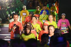 BIB: 3212, 162, 4769
                            <button type="button" onclick="openModal(26227768)" class="btn btn-primary btn-sm float-right btn-popup" data-toggle="modal" data-target=".modal-high-quality">
                        <i class="fas fa-shopping-cart"></i> Add to Cart
                    </button>
                                            <button type="button" onclick="isThisMe(26227768, true)" class="btn btn-success btn-sm float-right btn-popup btn-isme hidden" data-toggle="tooltip" data-placement="bottom" title="นี่คือรูปของคุณใช่ไหม คลิกที่นี่เพื่อเอาเข้าอัลบั้ม">
                        <i class="fas fa-plus"></i> Add to album
                    </button>
                    <button type="button" onclick="isThisMe(26227768, false)" class="btn btn-warning btn-sm float-right btn-popup btn-isnotme hidden">
                        <i class="fas fa-ban"></i> Remove from album
                    </button>