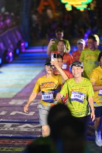 BIB: 3448, 3388
                            <button type="button" onclick="openModal(26226070)" class="btn btn-primary btn-sm float-right btn-popup" data-toggle="modal" data-target=".modal-high-quality">
                        <i class="fas fa-shopping-cart"></i> Add to Cart
                    </button>
                                            <button type="button" onclick="isThisMe(26226070, true)" class="btn btn-success btn-sm float-right btn-popup btn-isme hidden" data-toggle="tooltip" data-placement="bottom" title="นี่คือรูปของคุณใช่ไหม คลิกที่นี่เพื่อเอาเข้าอัลบั้ม">
                        <i class="fas fa-plus"></i> Add to album
                    </button>
                    <button type="button" onclick="isThisMe(26226070, false)" class="btn btn-warning btn-sm float-right btn-popup btn-isnotme hidden">
                        <i class="fas fa-ban"></i> Remove from album
                    </button>