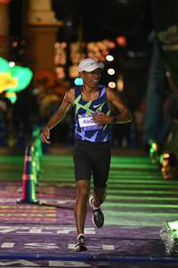 BIB: 460
                            <button type="button" onclick="openModal(26223578)" class="btn btn-primary btn-sm float-right btn-popup" data-toggle="modal" data-target=".modal-high-quality">
                        <i class="fas fa-shopping-cart"></i> Add to Cart
                    </button>
                                            <button type="button" onclick="isThisMe(26223578, true)" class="btn btn-success btn-sm float-right btn-popup btn-isme hidden" data-toggle="tooltip" data-placement="bottom" title="นี่คือรูปของคุณใช่ไหม คลิกที่นี่เพื่อเอาเข้าอัลบั้ม">
                        <i class="fas fa-plus"></i> Add to album
                    </button>
                    <button type="button" onclick="isThisMe(26223578, false)" class="btn btn-warning btn-sm float-right btn-popup btn-isnotme hidden">
                        <i class="fas fa-ban"></i> Remove from album
                    </button>