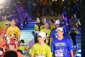 BIB: 330, 3069, 4579, 3983
                            <button type="button" onclick="openModal(26227518)" class="btn btn-primary btn-sm float-right btn-popup" data-toggle="modal" data-target=".modal-high-quality">
                        <i class="fas fa-shopping-cart"></i> Add to Cart
                    </button>
                                            <button type="button" onclick="isThisMe(26227518, true)" class="btn btn-success btn-sm float-right btn-popup btn-isme hidden" data-toggle="tooltip" data-placement="bottom" title="นี่คือรูปของคุณใช่ไหม คลิกที่นี่เพื่อเอาเข้าอัลบั้ม">
                        <i class="fas fa-plus"></i> Add to album
                    </button>
                    <button type="button" onclick="isThisMe(26227518, false)" class="btn btn-warning btn-sm float-right btn-popup btn-isnotme hidden">
                        <i class="fas fa-ban"></i> Remove from album
                    </button>