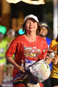 BIB: 105
                            <button type="button" onclick="openModal(26225182)" class="btn btn-primary btn-sm float-right btn-popup" data-toggle="modal" data-target=".modal-high-quality">
                        <i class="fas fa-shopping-cart"></i> Add to Cart
                    </button>
                                            <button type="button" onclick="isThisMe(26225182, true)" class="btn btn-success btn-sm float-right btn-popup btn-isme hidden" data-toggle="tooltip" data-placement="bottom" title="นี่คือรูปของคุณใช่ไหม คลิกที่นี่เพื่อเอาเข้าอัลบั้ม">
                        <i class="fas fa-plus"></i> Add to album
                    </button>
                    <button type="button" onclick="isThisMe(26225182, false)" class="btn btn-warning btn-sm float-right btn-popup btn-isnotme hidden">
                        <i class="fas fa-ban"></i> Remove from album
                    </button>