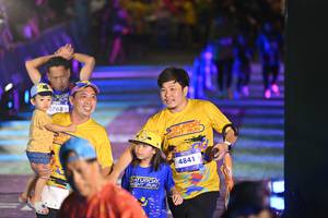 BIB: 3768, 4841
                            <button type="button" onclick="openModal(26230214)" class="btn btn-primary btn-sm float-right btn-popup" data-toggle="modal" data-target=".modal-high-quality">
                        <i class="fas fa-shopping-cart"></i> Add to Cart
                    </button>
                                            <button type="button" onclick="isThisMe(26230214, true)" class="btn btn-success btn-sm float-right btn-popup btn-isme hidden" data-toggle="tooltip" data-placement="bottom" title="นี่คือรูปของคุณใช่ไหม คลิกที่นี่เพื่อเอาเข้าอัลบั้ม">
                        <i class="fas fa-plus"></i> Add to album
                    </button>
                    <button type="button" onclick="isThisMe(26230214, false)" class="btn btn-warning btn-sm float-right btn-popup btn-isnotme hidden">
                        <i class="fas fa-ban"></i> Remove from album
                    </button>