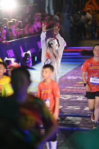 BIB: 689, 4803
                            <button type="button" onclick="openModal(26225433)" class="btn btn-primary btn-sm float-right btn-popup" data-toggle="modal" data-target=".modal-high-quality">
                        <i class="fas fa-shopping-cart"></i> Add to Cart
                    </button>
                                            <button type="button" onclick="isThisMe(26225433, true)" class="btn btn-success btn-sm float-right btn-popup btn-isme hidden" data-toggle="tooltip" data-placement="bottom" title="นี่คือรูปของคุณใช่ไหม คลิกที่นี่เพื่อเอาเข้าอัลบั้ม">
                        <i class="fas fa-plus"></i> Add to album
                    </button>
                    <button type="button" onclick="isThisMe(26225433, false)" class="btn btn-warning btn-sm float-right btn-popup btn-isnotme hidden">
                        <i class="fas fa-ban"></i> Remove from album
                    </button>