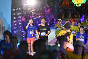 BIB: 200, 3531, 4834, 4833, 3734, 3679, 3557
                            <button type="button" onclick="openModal(26227708)" class="btn btn-primary btn-sm float-right btn-popup" data-toggle="modal" data-target=".modal-high-quality">
                        <i class="fas fa-shopping-cart"></i> Add to Cart
                    </button>
                                            <button type="button" onclick="isThisMe(26227708, true)" class="btn btn-success btn-sm float-right btn-popup btn-isme hidden" data-toggle="tooltip" data-placement="bottom" title="นี่คือรูปของคุณใช่ไหม คลิกที่นี่เพื่อเอาเข้าอัลบั้ม">
                        <i class="fas fa-plus"></i> Add to album
                    </button>
                    <button type="button" onclick="isThisMe(26227708, false)" class="btn btn-warning btn-sm float-right btn-popup btn-isnotme hidden">
                        <i class="fas fa-ban"></i> Remove from album
                    </button>