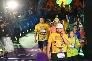 BIB: 4416, 4250, 040
                            <button type="button" onclick="openModal(26228775)" class="btn btn-primary btn-sm float-right btn-popup" data-toggle="modal" data-target=".modal-high-quality">
                        <i class="fas fa-shopping-cart"></i> Add to Cart
                    </button>
                                            <button type="button" onclick="isThisMe(26228775, true)" class="btn btn-success btn-sm float-right btn-popup btn-isme hidden" data-toggle="tooltip" data-placement="bottom" title="นี่คือรูปของคุณใช่ไหม คลิกที่นี่เพื่อเอาเข้าอัลบั้ม">
                        <i class="fas fa-plus"></i> Add to album
                    </button>
                    <button type="button" onclick="isThisMe(26228775, false)" class="btn btn-warning btn-sm float-right btn-popup btn-isnotme hidden">
                        <i class="fas fa-ban"></i> Remove from album
                    </button>