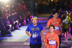 BIB: 4255, 4103, 884
                            <button type="button" onclick="openModal(26226631)" class="btn btn-primary btn-sm float-right btn-popup" data-toggle="modal" data-target=".modal-high-quality">
                        <i class="fas fa-shopping-cart"></i> Add to Cart
                    </button>
                                            <button type="button" onclick="isThisMe(26226631, true)" class="btn btn-success btn-sm float-right btn-popup btn-isme hidden" data-toggle="tooltip" data-placement="bottom" title="นี่คือรูปของคุณใช่ไหม คลิกที่นี่เพื่อเอาเข้าอัลบั้ม">
                        <i class="fas fa-plus"></i> Add to album
                    </button>
                    <button type="button" onclick="isThisMe(26226631, false)" class="btn btn-warning btn-sm float-right btn-popup btn-isnotme hidden">
                        <i class="fas fa-ban"></i> Remove from album
                    </button>