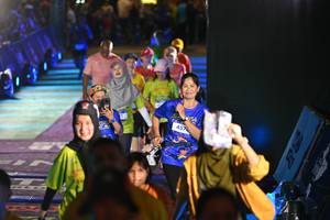 BIB: 457
                            <button type="button" onclick="openModal(26226974)" class="btn btn-primary btn-sm float-right btn-popup" data-toggle="modal" data-target=".modal-high-quality">
                        <i class="fas fa-shopping-cart"></i> Add to Cart
                    </button>
                                            <button type="button" onclick="isThisMe(26226974, true)" class="btn btn-success btn-sm float-right btn-popup btn-isme hidden" data-toggle="tooltip" data-placement="bottom" title="นี่คือรูปของคุณใช่ไหม คลิกที่นี่เพื่อเอาเข้าอัลบั้ม">
                        <i class="fas fa-plus"></i> Add to album
                    </button>
                    <button type="button" onclick="isThisMe(26226974, false)" class="btn btn-warning btn-sm float-right btn-popup btn-isnotme hidden">
                        <i class="fas fa-ban"></i> Remove from album
                    </button>