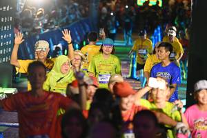 BIB: 3999
                            <button type="button" onclick="openModal(26227819)" class="btn btn-primary btn-sm float-right btn-popup" data-toggle="modal" data-target=".modal-high-quality">
                        <i class="fas fa-shopping-cart"></i> Add to Cart
                    </button>
                                            <button type="button" onclick="isThisMe(26227819, true)" class="btn btn-success btn-sm float-right btn-popup btn-isme hidden" data-toggle="tooltip" data-placement="bottom" title="นี่คือรูปของคุณใช่ไหม คลิกที่นี่เพื่อเอาเข้าอัลบั้ม">
                        <i class="fas fa-plus"></i> Add to album
                    </button>
                    <button type="button" onclick="isThisMe(26227819, false)" class="btn btn-warning btn-sm float-right btn-popup btn-isnotme hidden">
                        <i class="fas fa-ban"></i> Remove from album
                    </button>