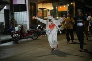 BIB: 3718
                            <button type="button" onclick="openModal(26233909)" class="btn btn-primary btn-sm float-right btn-popup" data-toggle="modal" data-target=".modal-high-quality">
                        <i class="fas fa-shopping-cart"></i> Add to Cart
                    </button>
                                            <button type="button" onclick="isThisMe(26233909, true)" class="btn btn-success btn-sm float-right btn-popup btn-isme hidden" data-toggle="tooltip" data-placement="bottom" title="นี่คือรูปของคุณใช่ไหม คลิกที่นี่เพื่อเอาเข้าอัลบั้ม">
                        <i class="fas fa-plus"></i> Add to album
                    </button>
                    <button type="button" onclick="isThisMe(26233909, false)" class="btn btn-warning btn-sm float-right btn-popup btn-isnotme hidden">
                        <i class="fas fa-ban"></i> Remove from album
                    </button>