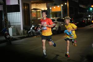 BIB: 632
                            <button type="button" onclick="openModal(26252869)" class="btn btn-primary btn-sm float-right btn-popup" data-toggle="modal" data-target=".modal-high-quality">
                        <i class="fas fa-shopping-cart"></i> Add to Cart
                    </button>
                                            <button type="button" onclick="isThisMe(26252869, true)" class="btn btn-success btn-sm float-right btn-popup btn-isme hidden" data-toggle="tooltip" data-placement="bottom" title="นี่คือรูปของคุณใช่ไหม คลิกที่นี่เพื่อเอาเข้าอัลบั้ม">
                        <i class="fas fa-plus"></i> Add to album
                    </button>
                    <button type="button" onclick="isThisMe(26252869, false)" class="btn btn-warning btn-sm float-right btn-popup btn-isnotme hidden">
                        <i class="fas fa-ban"></i> Remove from album
                    </button>