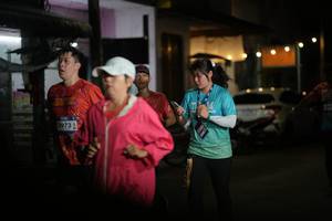 BIB: 3973
                            <button type="button" onclick="openModal(26233395)" class="btn btn-primary btn-sm float-right btn-popup" data-toggle="modal" data-target=".modal-high-quality">
                        <i class="fas fa-shopping-cart"></i> Add to Cart
                    </button>
                                            <button type="button" onclick="isThisMe(26233395, true)" class="btn btn-success btn-sm float-right btn-popup btn-isme hidden" data-toggle="tooltip" data-placement="bottom" title="นี่คือรูปของคุณใช่ไหม คลิกที่นี่เพื่อเอาเข้าอัลบั้ม">
                        <i class="fas fa-plus"></i> Add to album
                    </button>
                    <button type="button" onclick="isThisMe(26233395, false)" class="btn btn-warning btn-sm float-right btn-popup btn-isnotme hidden">
                        <i class="fas fa-ban"></i> Remove from album
                    </button>