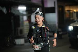 BIB: 252
                            <button type="button" onclick="openModal(26251419)" class="btn btn-primary btn-sm float-right btn-popup" data-toggle="modal" data-target=".modal-high-quality">
                        <i class="fas fa-shopping-cart"></i> Add to Cart
                    </button>
                                            <button type="button" onclick="isThisMe(26251419, true)" class="btn btn-success btn-sm float-right btn-popup btn-isme hidden" data-toggle="tooltip" data-placement="bottom" title="นี่คือรูปของคุณใช่ไหม คลิกที่นี่เพื่อเอาเข้าอัลบั้ม">
                        <i class="fas fa-plus"></i> Add to album
                    </button>
                    <button type="button" onclick="isThisMe(26251419, false)" class="btn btn-warning btn-sm float-right btn-popup btn-isnotme hidden">
                        <i class="fas fa-ban"></i> Remove from album
                    </button>