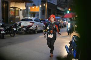 BIB: 5222
                            <button type="button" onclick="openModal(26250951)" class="btn btn-primary btn-sm float-right btn-popup" data-toggle="modal" data-target=".modal-high-quality">
                        <i class="fas fa-shopping-cart"></i> Add to Cart
                    </button>
                                            <button type="button" onclick="isThisMe(26250951, true)" class="btn btn-success btn-sm float-right btn-popup btn-isme hidden" data-toggle="tooltip" data-placement="bottom" title="นี่คือรูปของคุณใช่ไหม คลิกที่นี่เพื่อเอาเข้าอัลบั้ม">
                        <i class="fas fa-plus"></i> Add to album
                    </button>
                    <button type="button" onclick="isThisMe(26250951, false)" class="btn btn-warning btn-sm float-right btn-popup btn-isnotme hidden">
                        <i class="fas fa-ban"></i> Remove from album
                    </button>