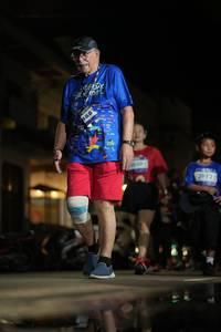 BIB: 488, 3050, 3912
                            <button type="button" onclick="openModal(26247706)" class="btn btn-primary btn-sm float-right btn-popup" data-toggle="modal" data-target=".modal-high-quality">
                        <i class="fas fa-shopping-cart"></i> Add to Cart
                    </button>
                                            <button type="button" onclick="isThisMe(26247706, true)" class="btn btn-success btn-sm float-right btn-popup btn-isme hidden" data-toggle="tooltip" data-placement="bottom" title="นี่คือรูปของคุณใช่ไหม คลิกที่นี่เพื่อเอาเข้าอัลบั้ม">
                        <i class="fas fa-plus"></i> Add to album
                    </button>
                    <button type="button" onclick="isThisMe(26247706, false)" class="btn btn-warning btn-sm float-right btn-popup btn-isnotme hidden">
                        <i class="fas fa-ban"></i> Remove from album
                    </button>